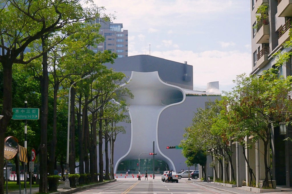 【台中西屯】堁夏咖啡  caf&eacute; crotchet，坐擁台中七期最美窗景的咖啡館，坐在台中歌劇院觀看夏綠地公園美景 @飛天璇的口袋