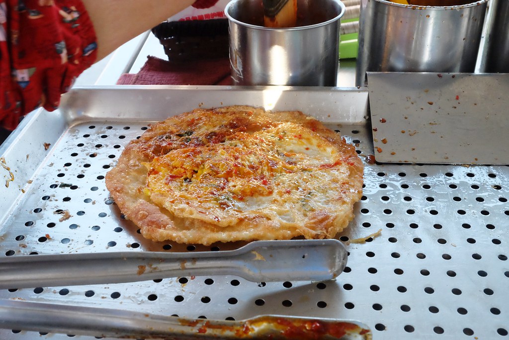 台中潭子｜蛋包蔥炸蛋蔥油餅．一天只營業4.5小時，崇德路大豐路口，一口咬下滿滿的青蔥 @飛天璇的口袋