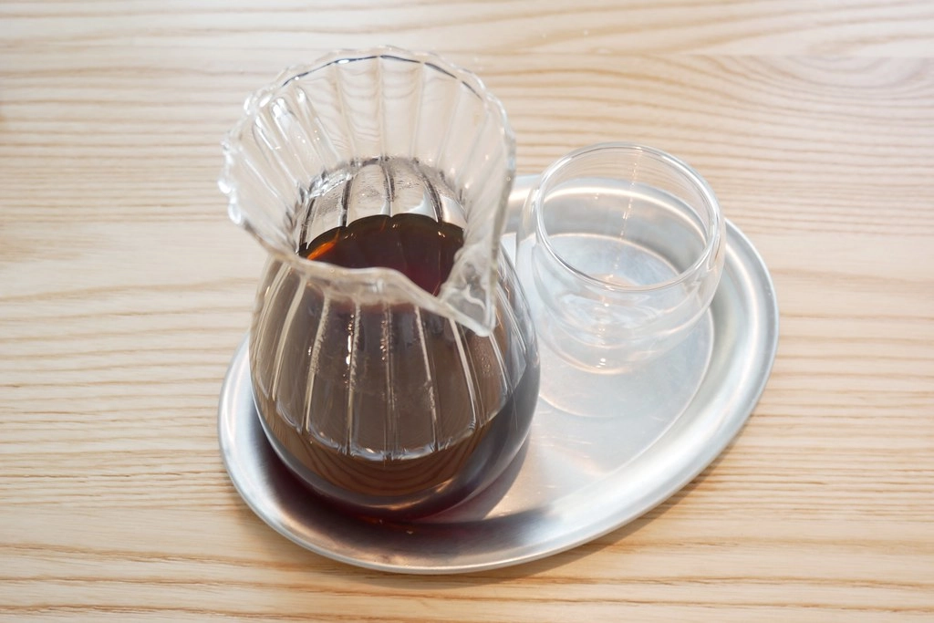 【台中西屯】堁夏咖啡  caf&eacute; crotchet，坐擁台中七期最美窗景的咖啡館，坐在台中歌劇院觀看夏綠地公園美景 @飛天璇的口袋