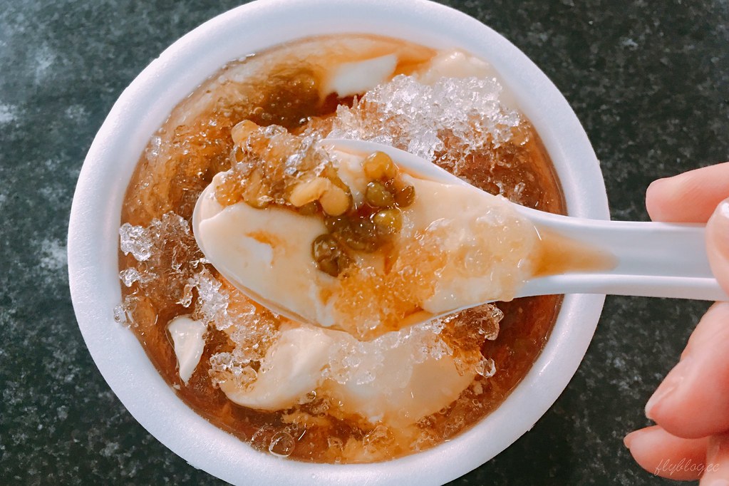 台中北屯｜一點利無名豆花．一碗20元古早味豆花，簡單樸實的的小確幸 @飛天璇的口袋