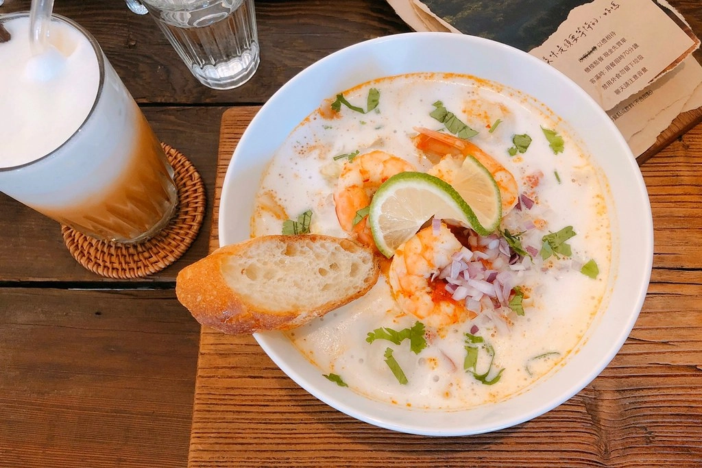 台中南屯｜山色 Shāns&egrave;．隱身於台中黎明新村裡，充滿文青風的泰式咖哩店 @飛天璇的口袋