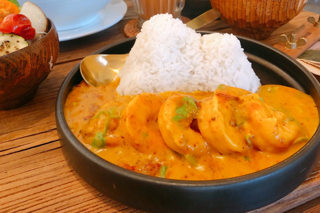 台中南屯｜山色 Shāns&egrave;．隱身於台中黎明新村裡，充滿文青風的泰式咖哩店 @飛天璇的口袋