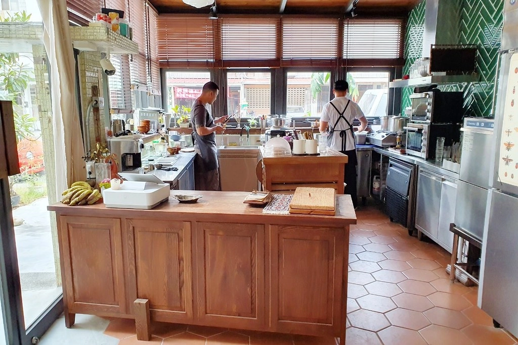 台中南屯｜山色 Shāns&egrave;．隱身於台中黎明新村裡，充滿文青風的泰式咖哩店 @飛天璇的口袋