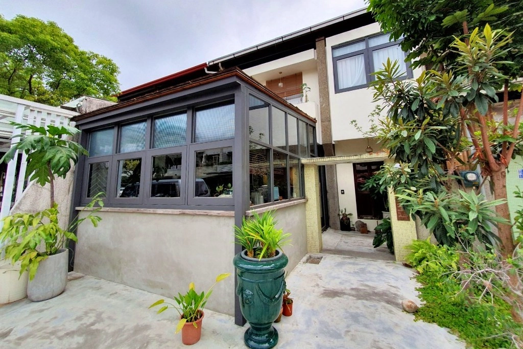 台中南屯｜山色 Shāns&egrave;．隱身於台中黎明新村裡，充滿文青風的泰式咖哩店 @飛天璇的口袋