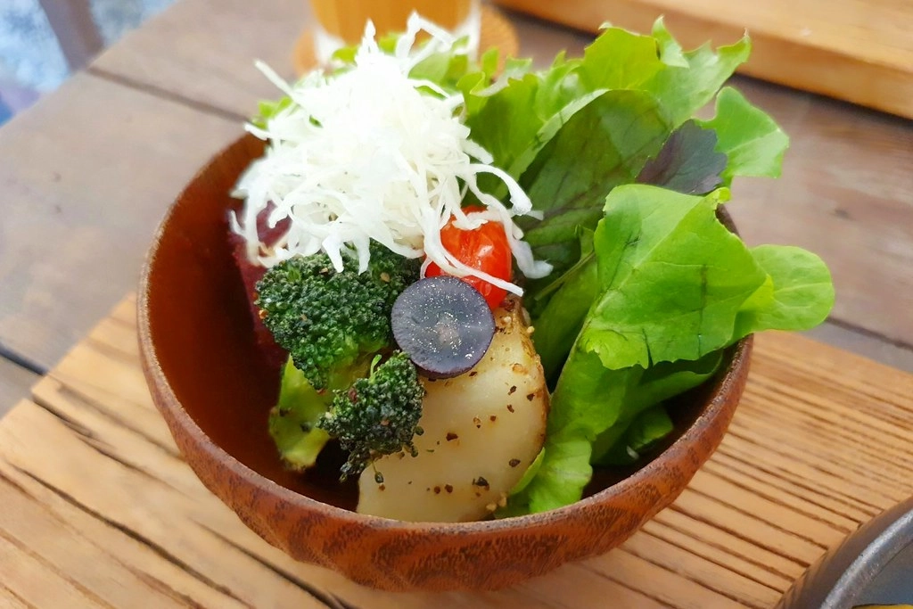 台中南屯｜山色 Shāns&egrave;．隱身於台中黎明新村裡，充滿文青風的泰式咖哩店 @飛天璇的口袋