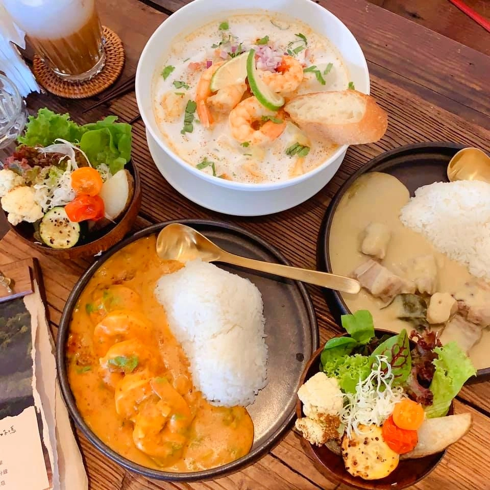 台中南屯｜山色 Shāns&egrave;．隱身於台中黎明新村裡，充滿文青風的泰式咖哩店 @飛天璇的口袋