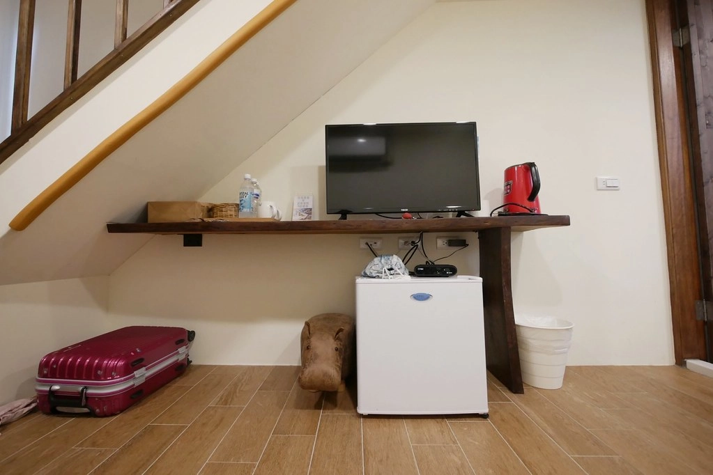 卓也小屋藏山館｜在園區賞桐花和螢火蟲，再體驗客家辦桌料理 @飛天璇的口袋