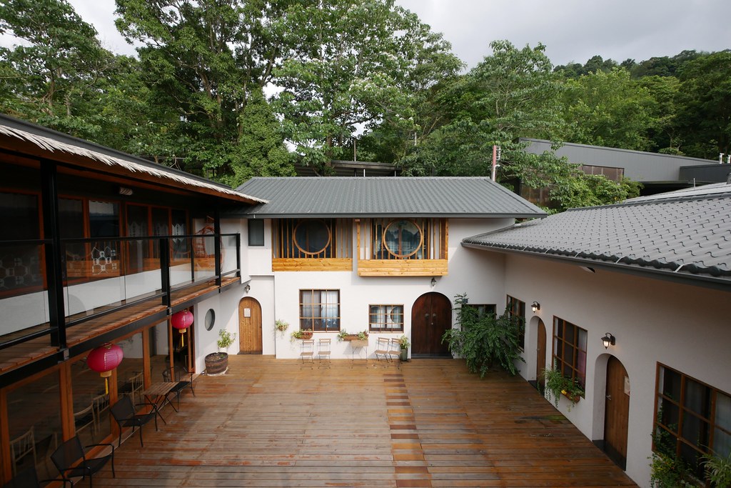 卓也小屋藏山館｜在園區賞桐花和螢火蟲，再體驗客家辦桌料理 @飛天璇的口袋