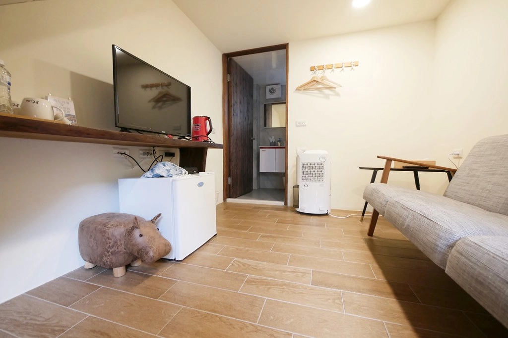 卓也小屋藏山館｜在園區賞桐花和螢火蟲，再體驗客家辦桌料理 @飛天璇的口袋