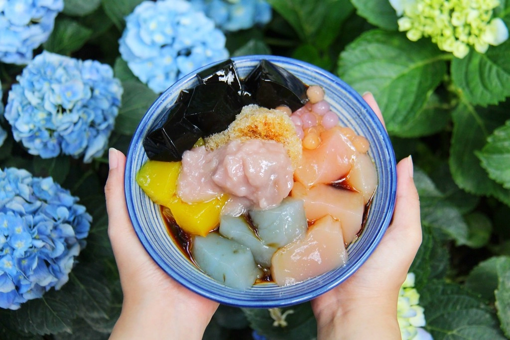 卓也小屋藏山館｜在園區賞桐花和螢火蟲，再體驗客家辦桌料理 @飛天璇的口袋