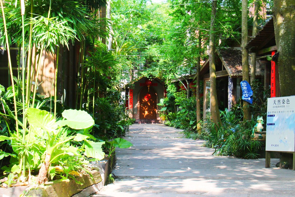 卓也小屋藏山館｜在園區賞桐花和螢火蟲，再體驗客家辦桌料理 @飛天璇的口袋