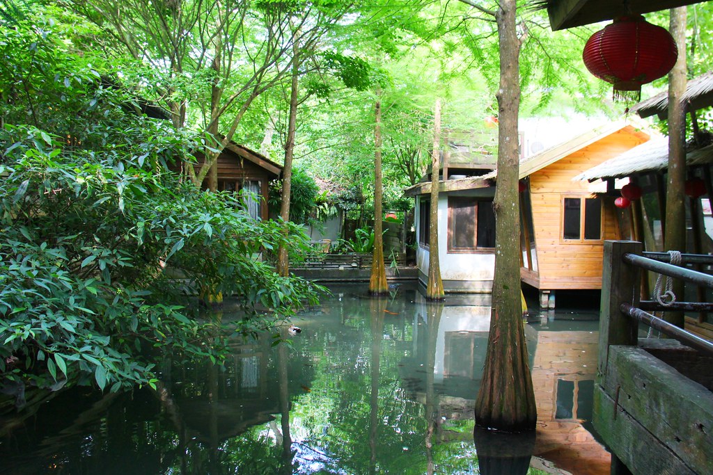 卓也小屋藏山館｜在園區賞桐花和螢火蟲，再體驗客家辦桌料理 @飛天璇的口袋