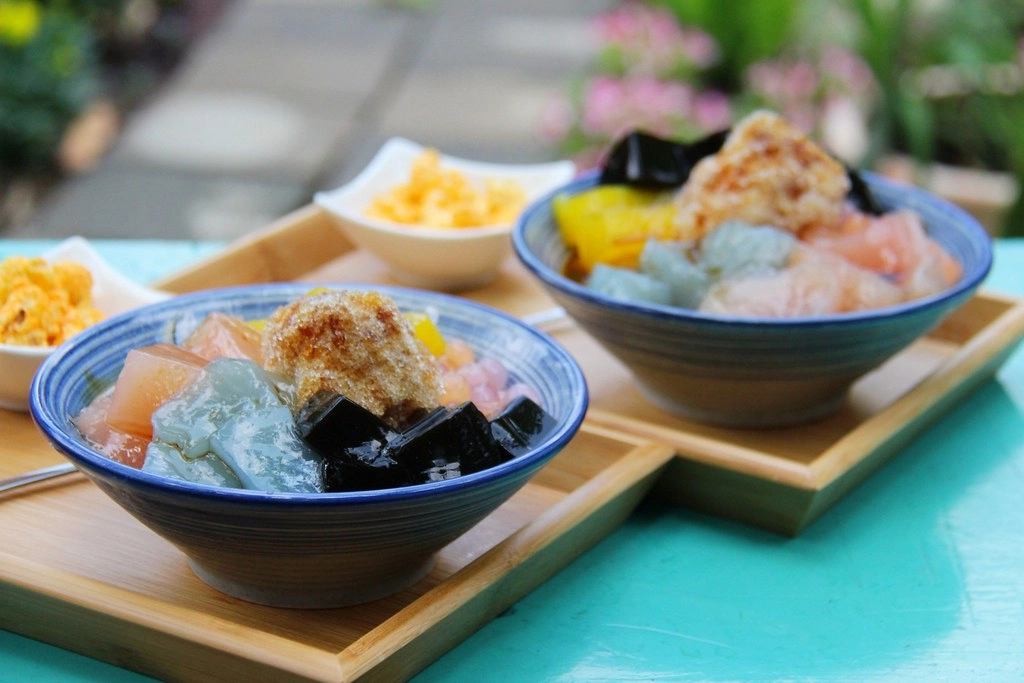 卓也小屋藏山館｜在園區賞桐花和螢火蟲，再體驗客家辦桌料理 @飛天璇的口袋