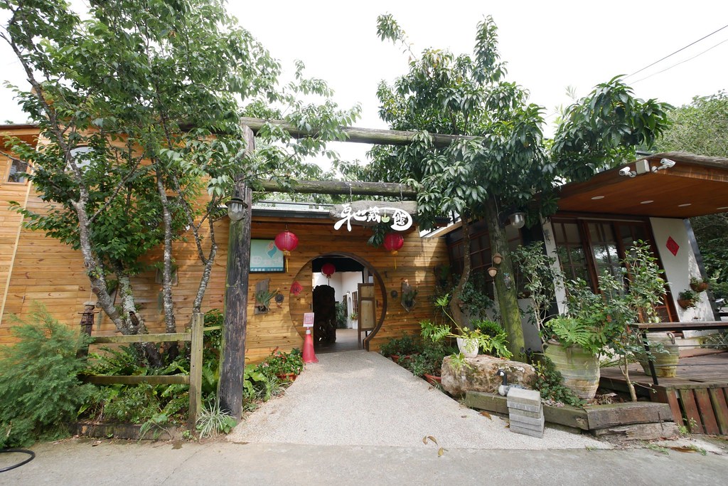 卓也小屋藏山館｜在園區賞桐花和螢火蟲，再體驗客家辦桌料理 @飛天璇的口袋