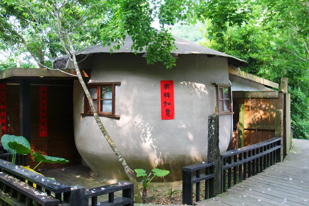 卓也小屋藏山館｜在園區賞桐花和螢火蟲，再體驗客家辦桌料理 @飛天璇的口袋