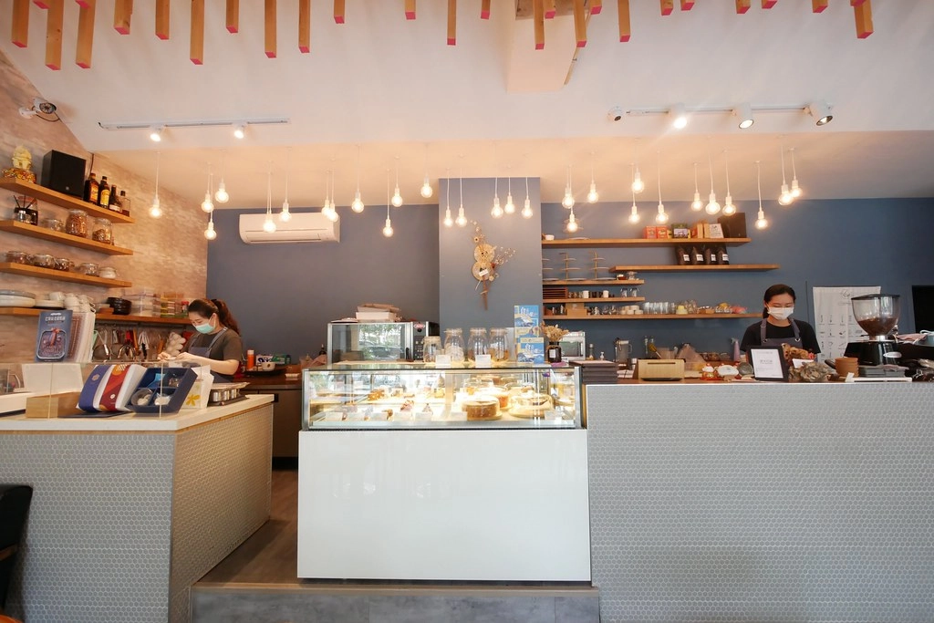 台中北區｜卉咖啡，台中優質早午餐店，每天提供手作甜點 @飛天璇的口袋