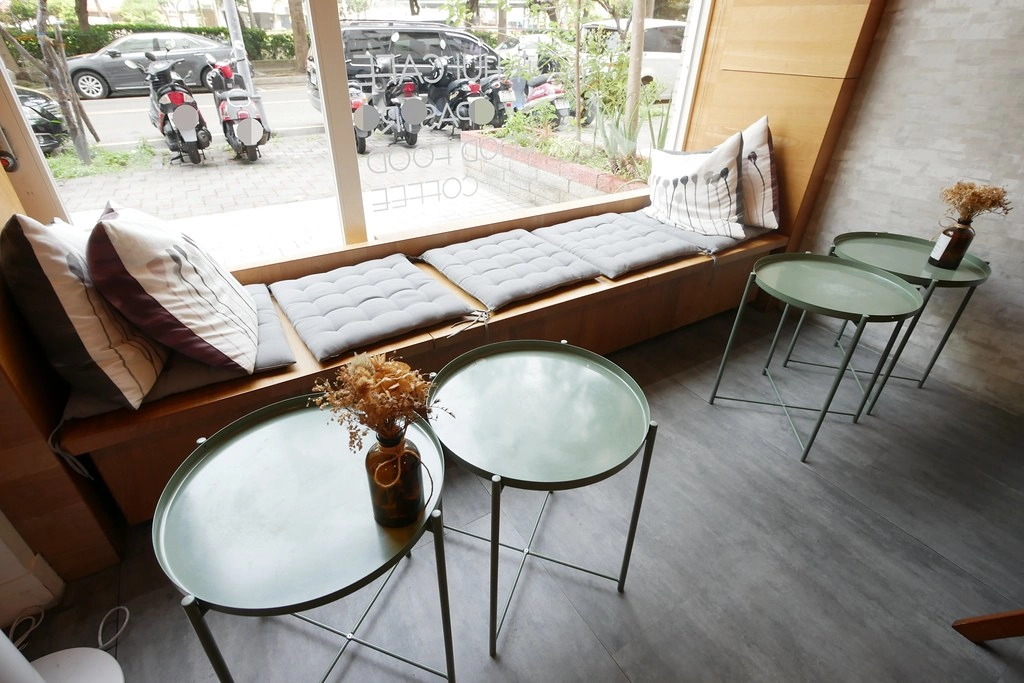 台中北區｜卉咖啡，台中優質早午餐店，每天提供手作甜點 @飛天璇的口袋