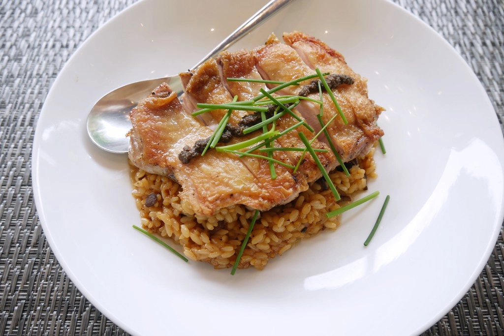 台中北區｜好食慢慢梅川旗艦店，明亮的落地窗綠草地，品嚐優質美味的Fine dining @飛天璇的口袋