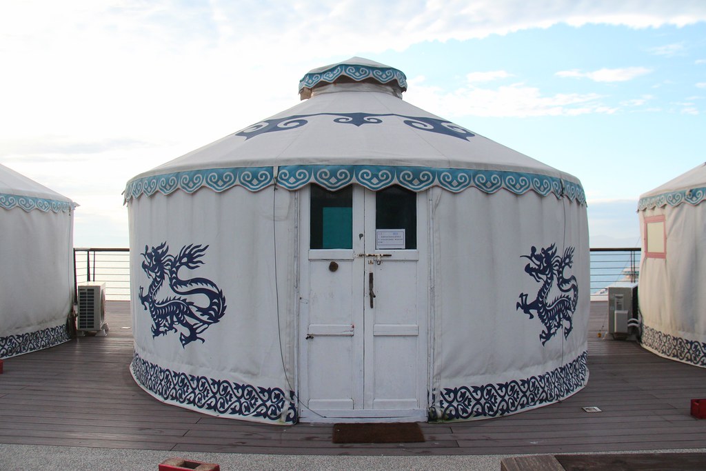 【馬祖南竿】覓境E19蒙古包露營區：欣賞無敵海景絕美夕陽， 馬祖南竿好吃的餐酒館 @飛天璇的口袋