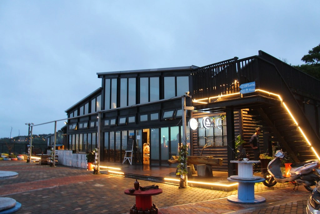 【馬祖南竿】覓境E19蒙古包露營區：欣賞無敵海景絕美夕陽， 馬祖南竿好吃的餐酒館 @飛天璇的口袋