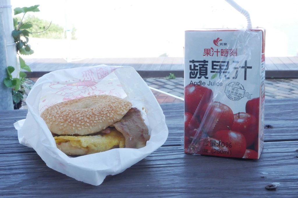 【馬祖南竿】覓境E19蒙古包露營區：欣賞無敵海景絕美夕陽， 馬祖南竿好吃的餐酒館 @飛天璇的口袋