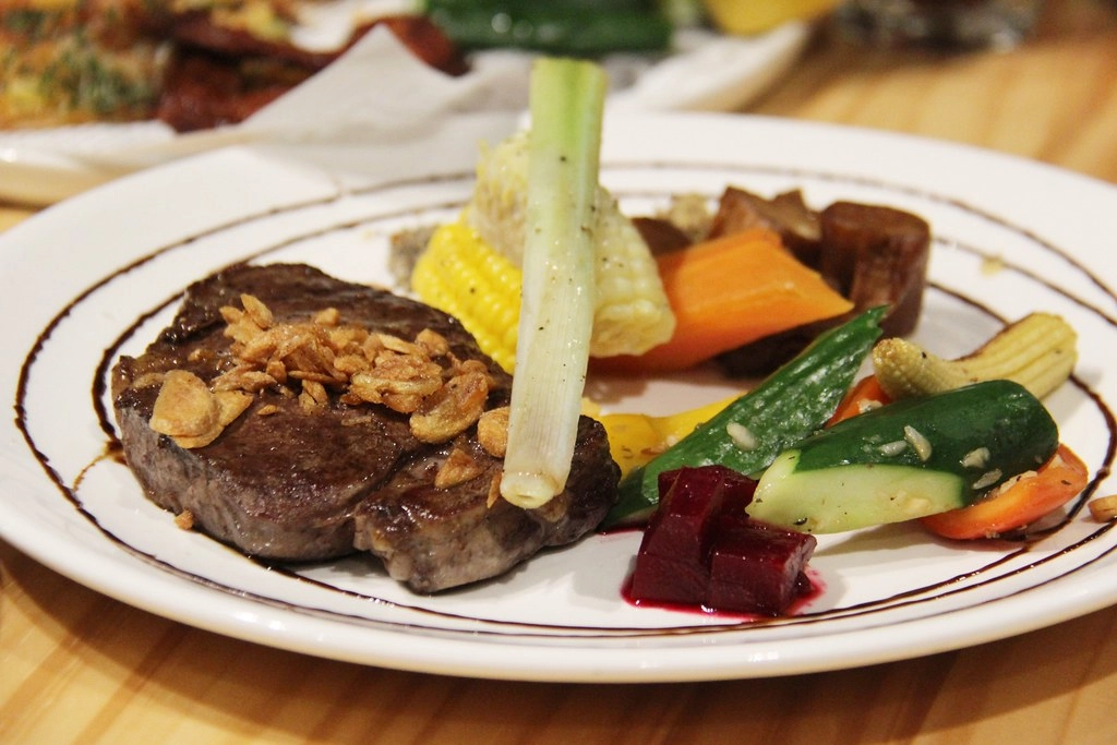 【馬祖南竿】覓境E19蒙古包露營區：欣賞無敵海景絕美夕陽， 馬祖南竿好吃的餐酒館 @飛天璇的口袋