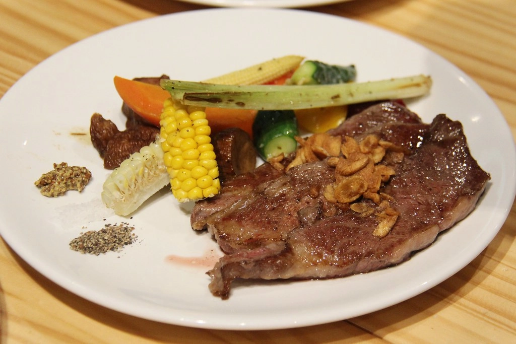 【馬祖南竿】覓境E19蒙古包露營區：欣賞無敵海景絕美夕陽， 馬祖南竿好吃的餐酒館 @飛天璇的口袋