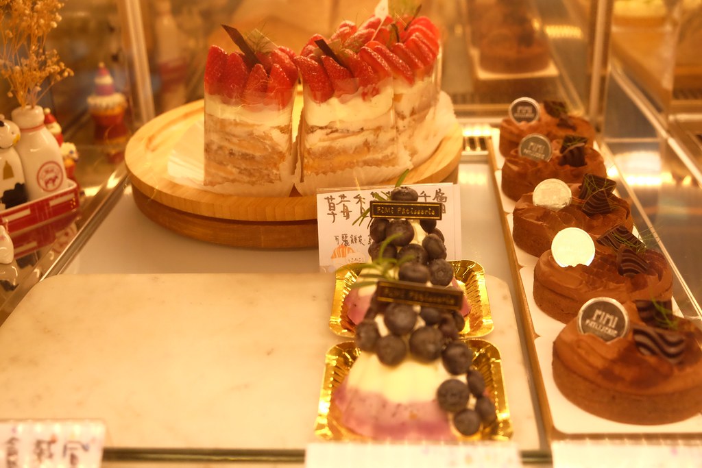 台中烏日｜FiMi 後山小廚房，法國鄉村風氛圍甜點站，可愛的龍貓拉花咖啡 @飛天璇的口袋