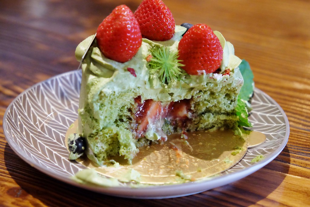 台中烏日｜FiMi 後山小廚房，法國鄉村風氛圍甜點站，可愛的龍貓拉花咖啡 @飛天璇的口袋