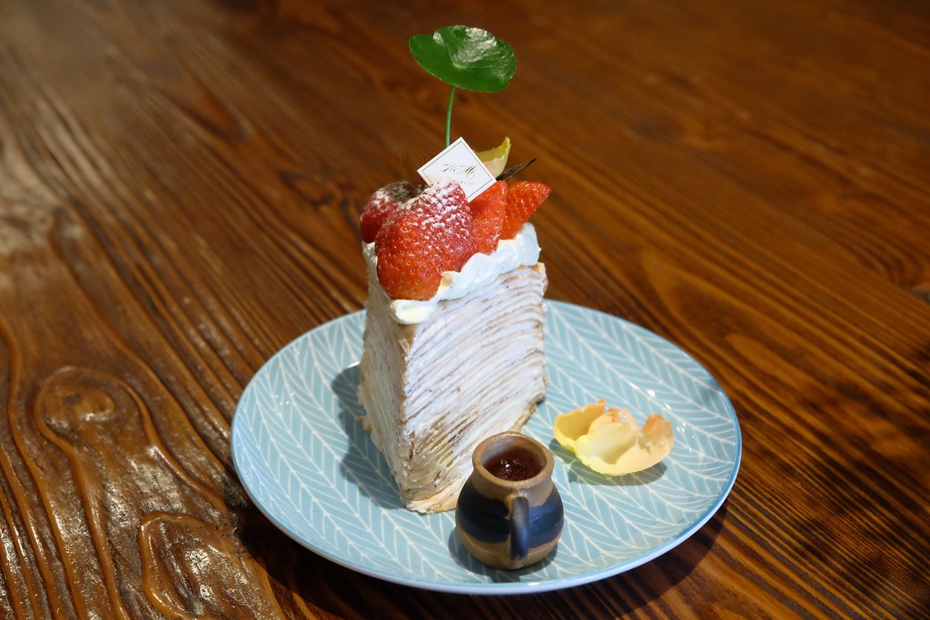 台中烏日｜FiMi 後山小廚房，法國鄉村風氛圍甜點站，可愛的龍貓拉花咖啡 @飛天璇的口袋