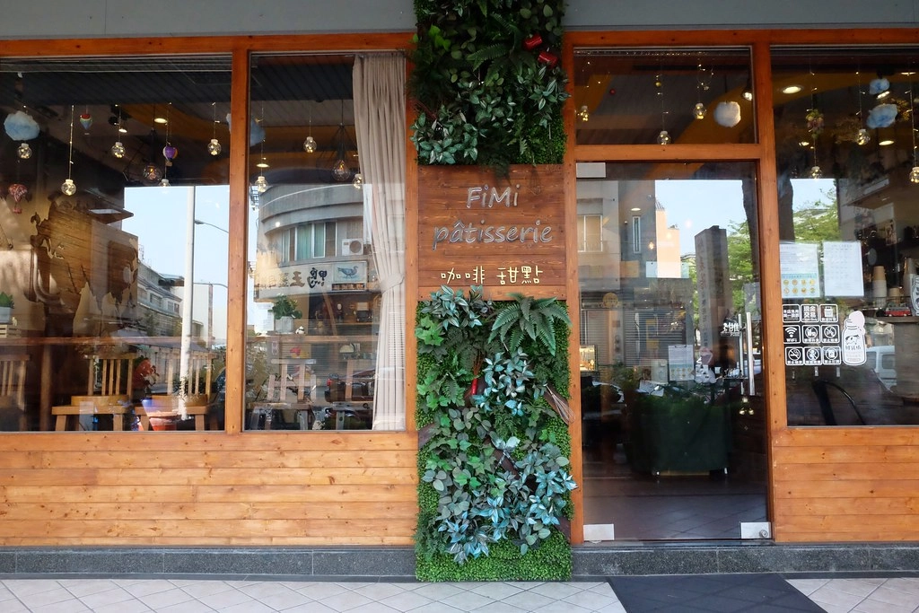 台中烏日｜FiMi 後山小廚房，法國鄉村風氛圍甜點站，可愛的龍貓拉花咖啡 @飛天璇的口袋