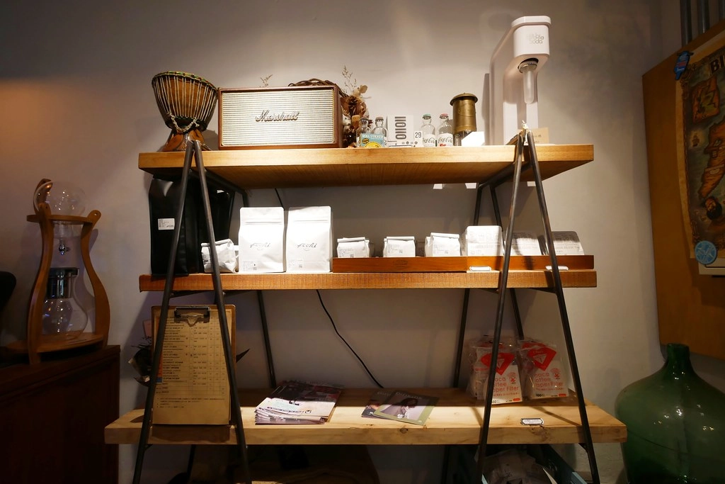 台中南屯｜Fooki Coffee Roasters，黎明新村巷弄間的老宅咖啡館，簡單舒服的又有質感的小店 @飛天璇的口袋