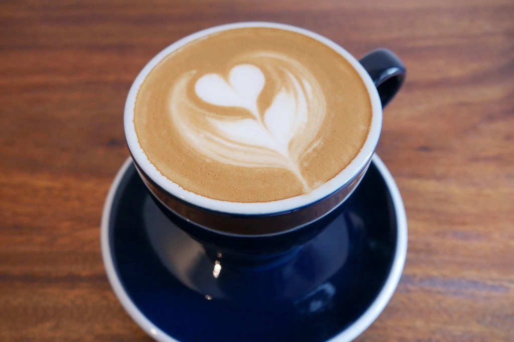 台中南屯｜Fooki Coffee Roasters，黎明新村巷弄間的老宅咖啡館，簡單舒服的又有質感的小店 @飛天璇的口袋