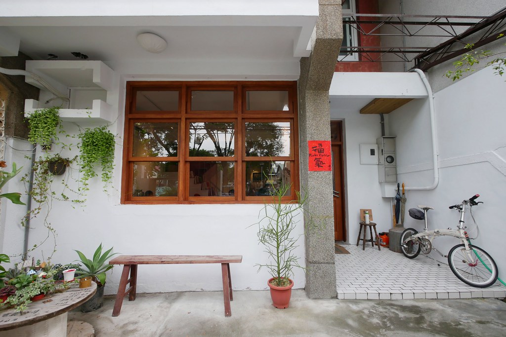台中南屯｜Fooki Coffee Roasters，黎明新村巷弄間的老宅咖啡館，簡單舒服的又有質感的小店 @飛天璇的口袋