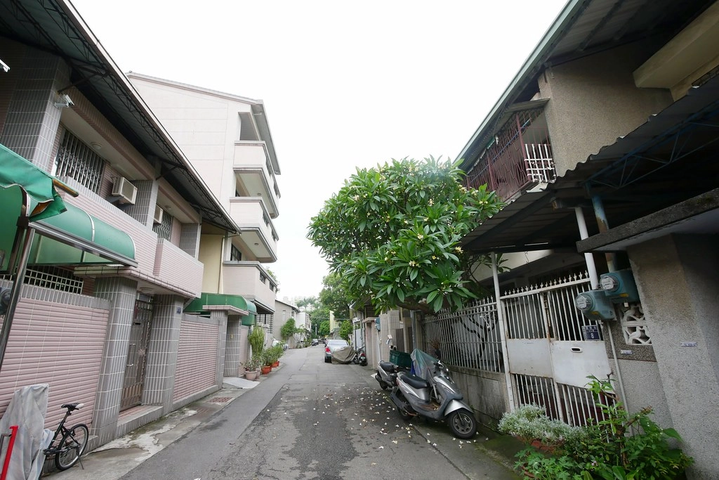 台中南屯｜Fooki Coffee Roasters，黎明新村巷弄間的老宅咖啡館，簡單舒服的又有質感的小店 @飛天璇的口袋