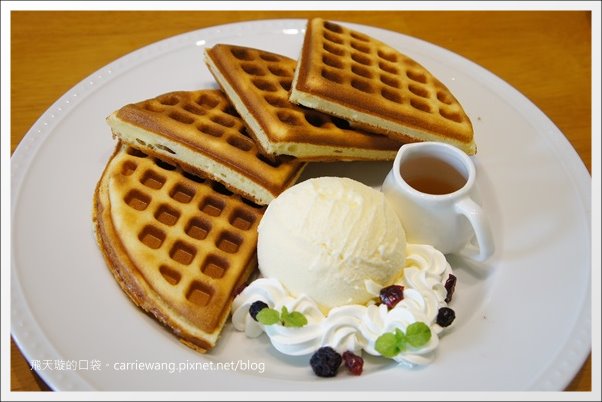 【台中下午茶】麥克菲輕食咖啡館．McFee Caf&eacute;。宅青心中第一名的格子鬆餅&hellip; @飛天璇的口袋