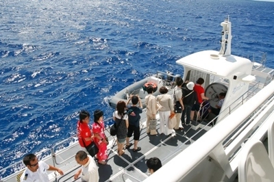 【夏威夷自由行】Day6 叮噹車&rarr;Waikki Beach&rarr;玻璃船 @飛天璇的口袋