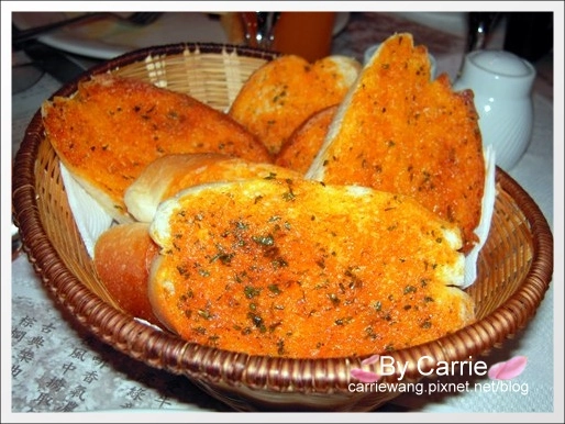 泓品傳統牛排館：隱身地下一樓，最傳統的好味道 @飛天璇的口袋