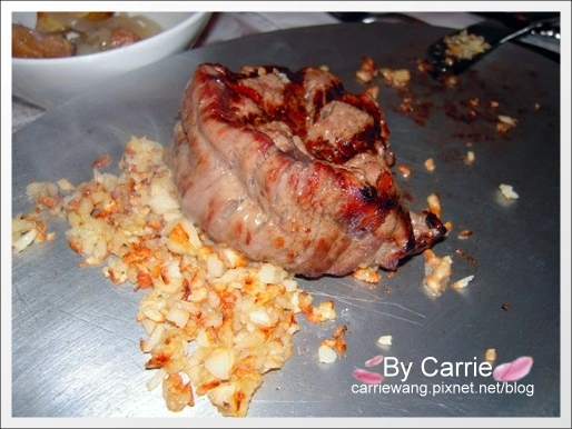 泓品傳統牛排館：隱身地下一樓，最傳統的好味道 @飛天璇的口袋