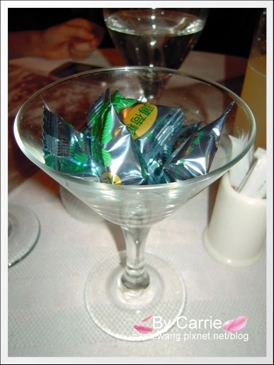 泓品傳統牛排館：隱身地下一樓，最傳統的好味道 @飛天璇的口袋