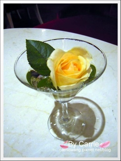 【台中下午茶】古典玫瑰園．英式下午茶@國美館旗艦店 @飛天璇的口袋