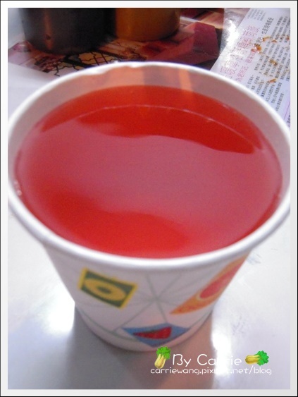 花蓮美食｜炸蛋蔥油餅｜黃色發財車PK藍色發財車，同場加映廟口鋼管紅茶 @飛天璇的口袋