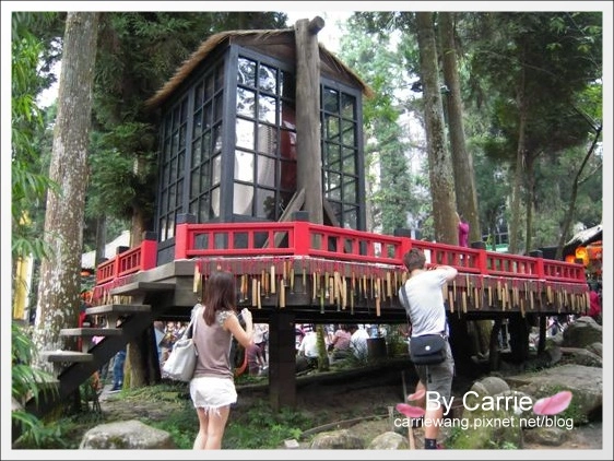 溪頭妖怪村：仿佛置身於電影神隱少女般的感覺，濃濃的日式氛圍好逛好拍好多人 @飛天璇的口袋