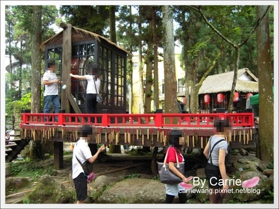 溪頭妖怪村：仿佛置身於電影神隱少女般的感覺，濃濃的日式氛圍好逛好拍好多人 @飛天璇的口袋