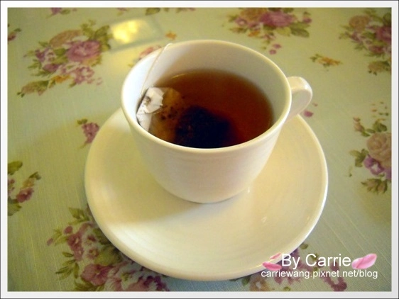 【花蓮吉安】花蓮羊兒煙囪民宿~小木屋藍羊羊四人房 x 羊兒煙囪民宿早餐 @飛天璇的口袋