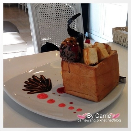 【台中義大利麵】Dazzling caf&eacute;．Sky(四店)．正宗蜜糖吐司最好吃@台中新光三越4F @飛天璇的口袋