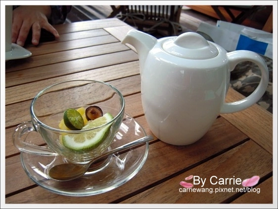 【台中義大利麵】Dazzling caf&eacute;．Sky(四店)．正宗蜜糖吐司最好吃@台中新光三越4F @飛天璇的口袋