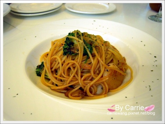 【台中義大利麵】Dazzling caf&eacute;．Sky(四店)．正宗蜜糖吐司最好吃@台中新光三越4F @飛天璇的口袋