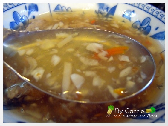 【宜蘭小吃美食】正常鮮肉小籠包+北門口蒜味肉羹+傳承蒜味肉羹+北門綠豆沙牛乳大王+30年老店檸檬愛玉+廟口紅槽魷魚 @飛天璇的口袋