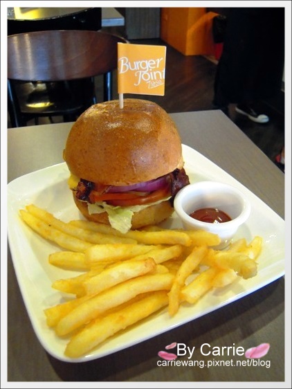 【台中早午餐】Burger Joint．7分SO美式廚房@林書豪尼克隊贏球，豪小子牛排歐姆蛋套餐半價 @飛天璇的口袋